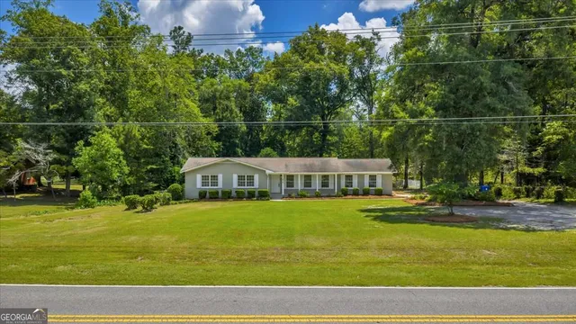 $2,200 | 215 Brookwood Drive, Dublin, GA 31021