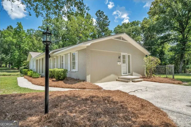 $2,200 | 215 Brookwood Drive, Dublin, GA 31021