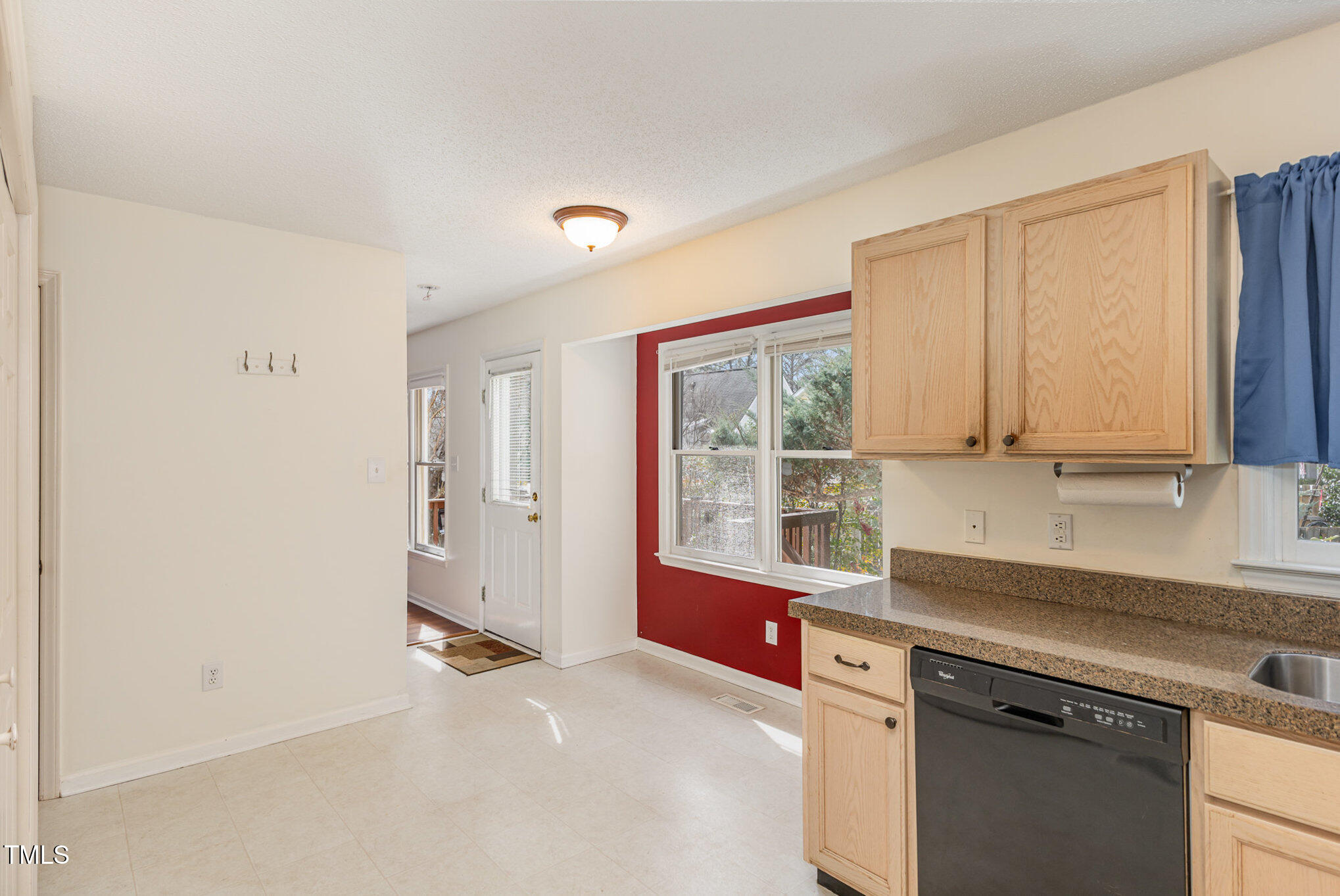 1040 Sheetbend Lane Raleigh, NC 27606 - Photo 9 of 38 009_bc4a2761-edit_946
