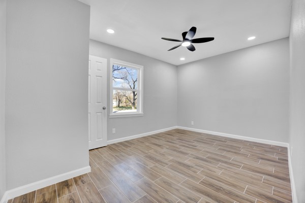 3934 Alice Street Houston, TX 77021 - Photo 12 of 16 guest room first floor
