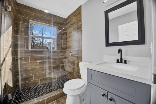 3934 Alice Street Houston, TX 77021 - Photo 13 of 16 Second full bath!