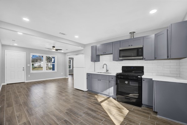 3934 Alice Street Houston, TX 77021 - Photo 5 of 16 Kitchen view