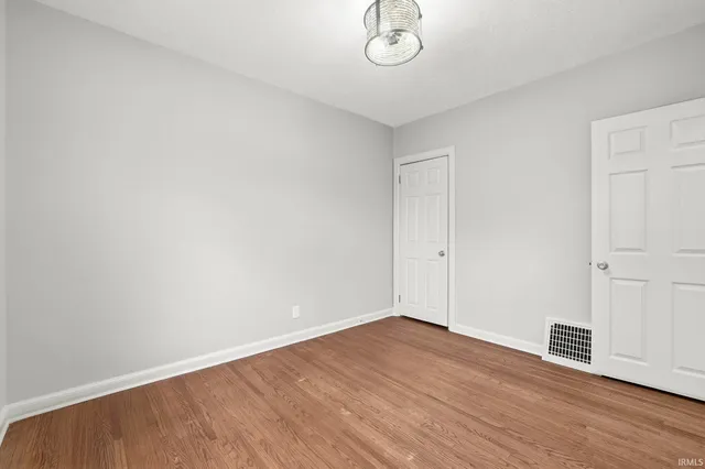 $139,900 | 225 West Darrow Avenue, Fort Wayne, IN 46807