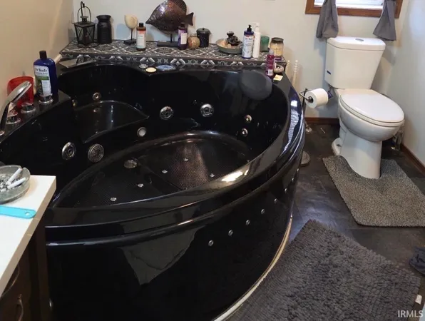 $300,000 | 108 West South Street, Goodland, IN 47948