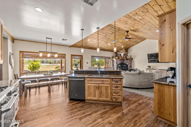 $1,100,000 | 7507 Deville Lane, Flagstaff, AZ 86004