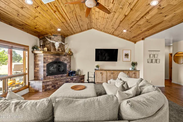 $1,100,000 | 7507 Deville Lane, Flagstaff, AZ 86004