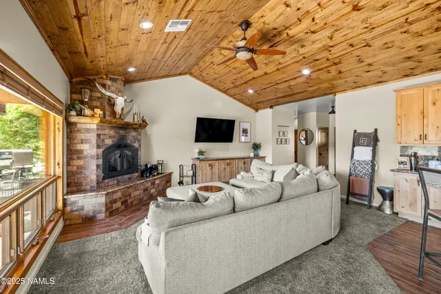 $1,100,000 | 7507 Deville Lane, Flagstaff, AZ 86004