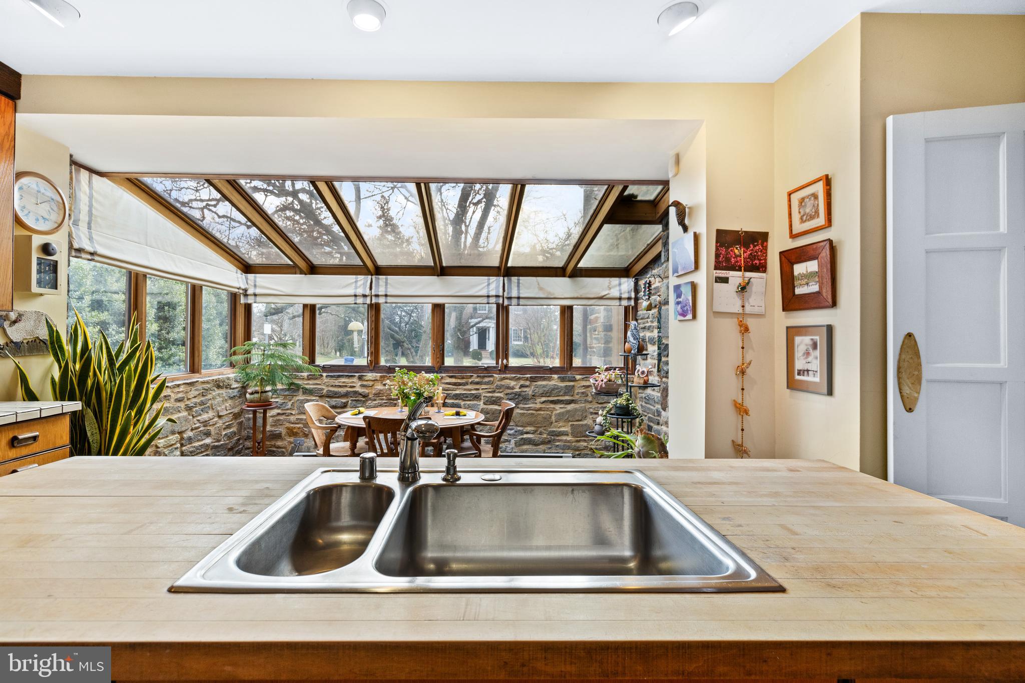 6 East Highfield Road Baltimore, MD 21218 - Photo 31 of 76