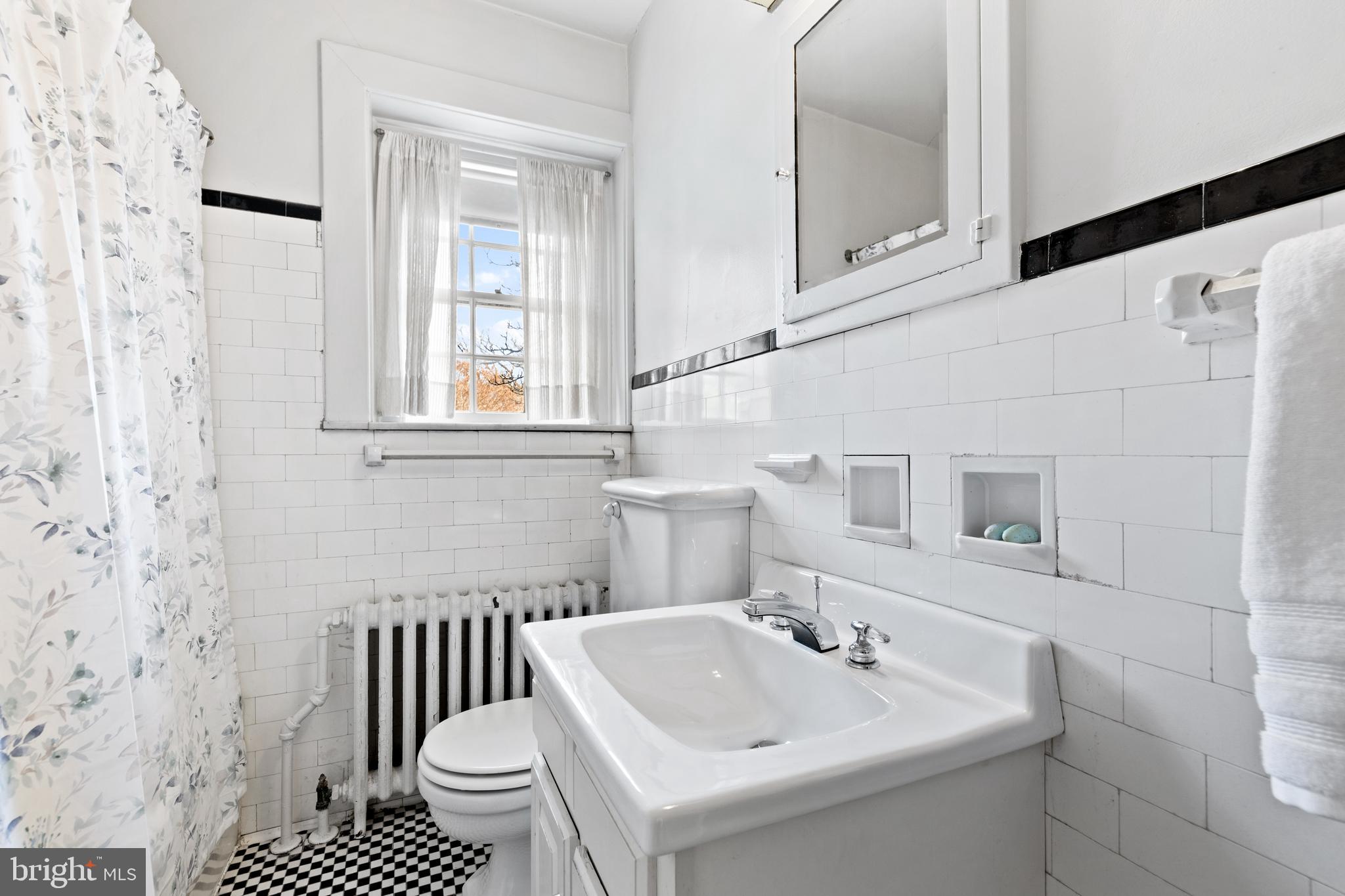 6 East Highfield Road Baltimore, MD 21218 - Photo 44 of 76 Full Bathroom 2