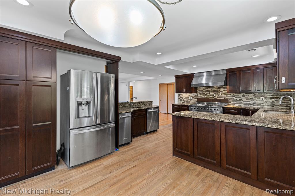 8359 Chicago Road Warren, MI 48093 - Photo 18 of 74