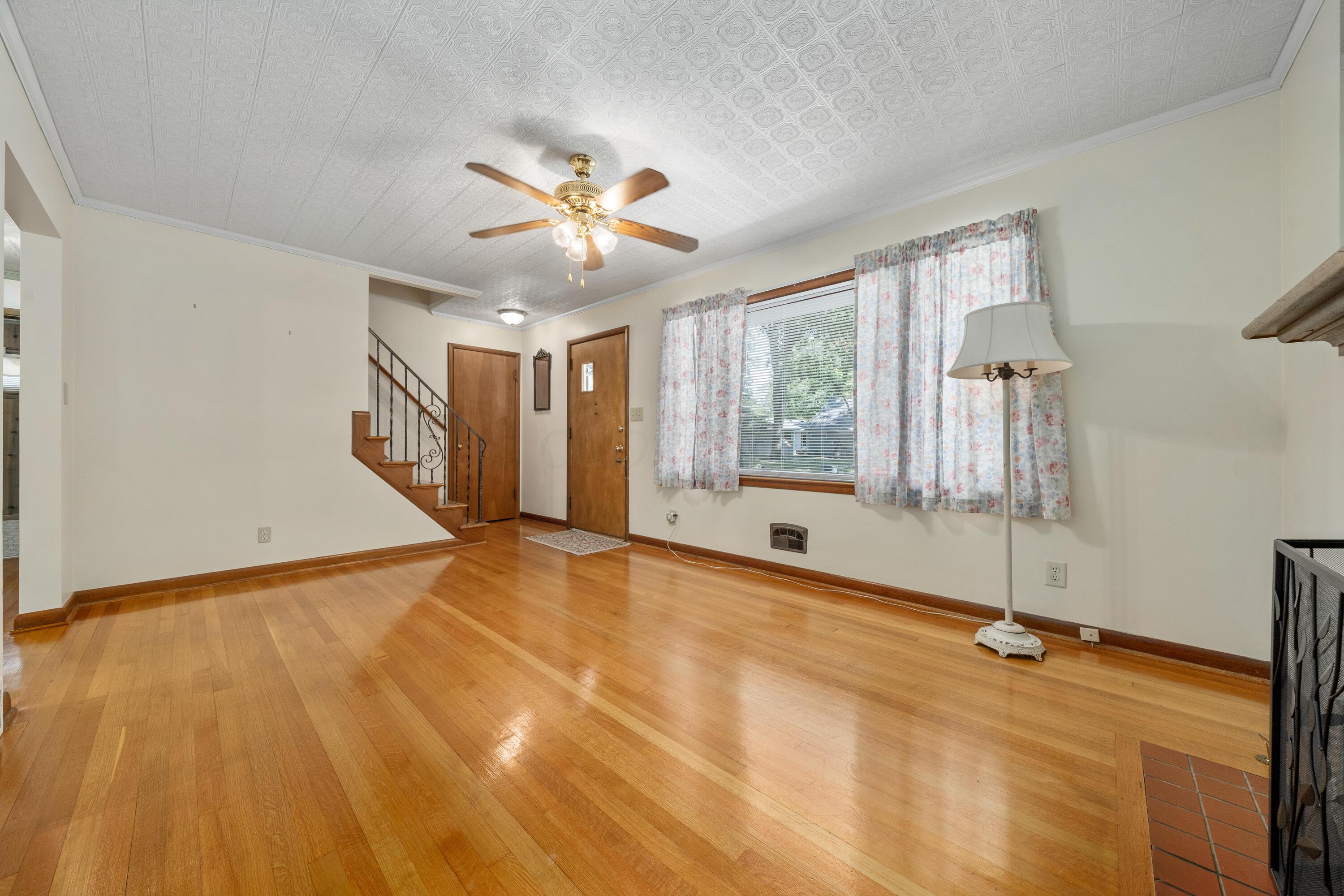 67 North Chesterfield Road Columbus, OH 43209 - Photo 6 of 56 DSC01513