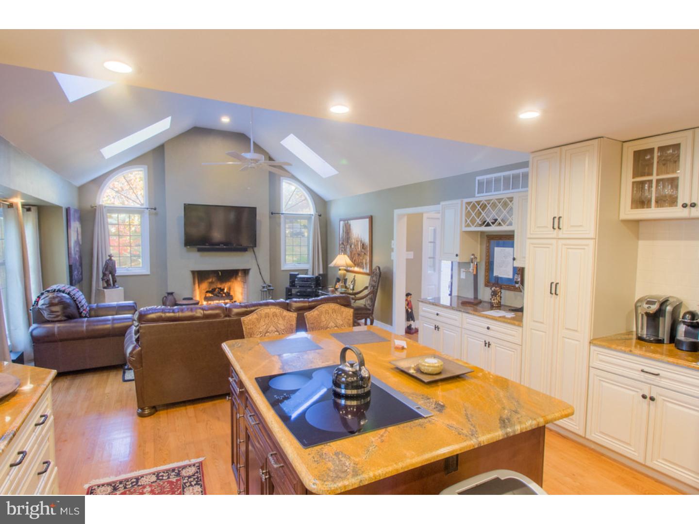 405 Brighton Road Devon, PA 19333 - Photo 3 of 21