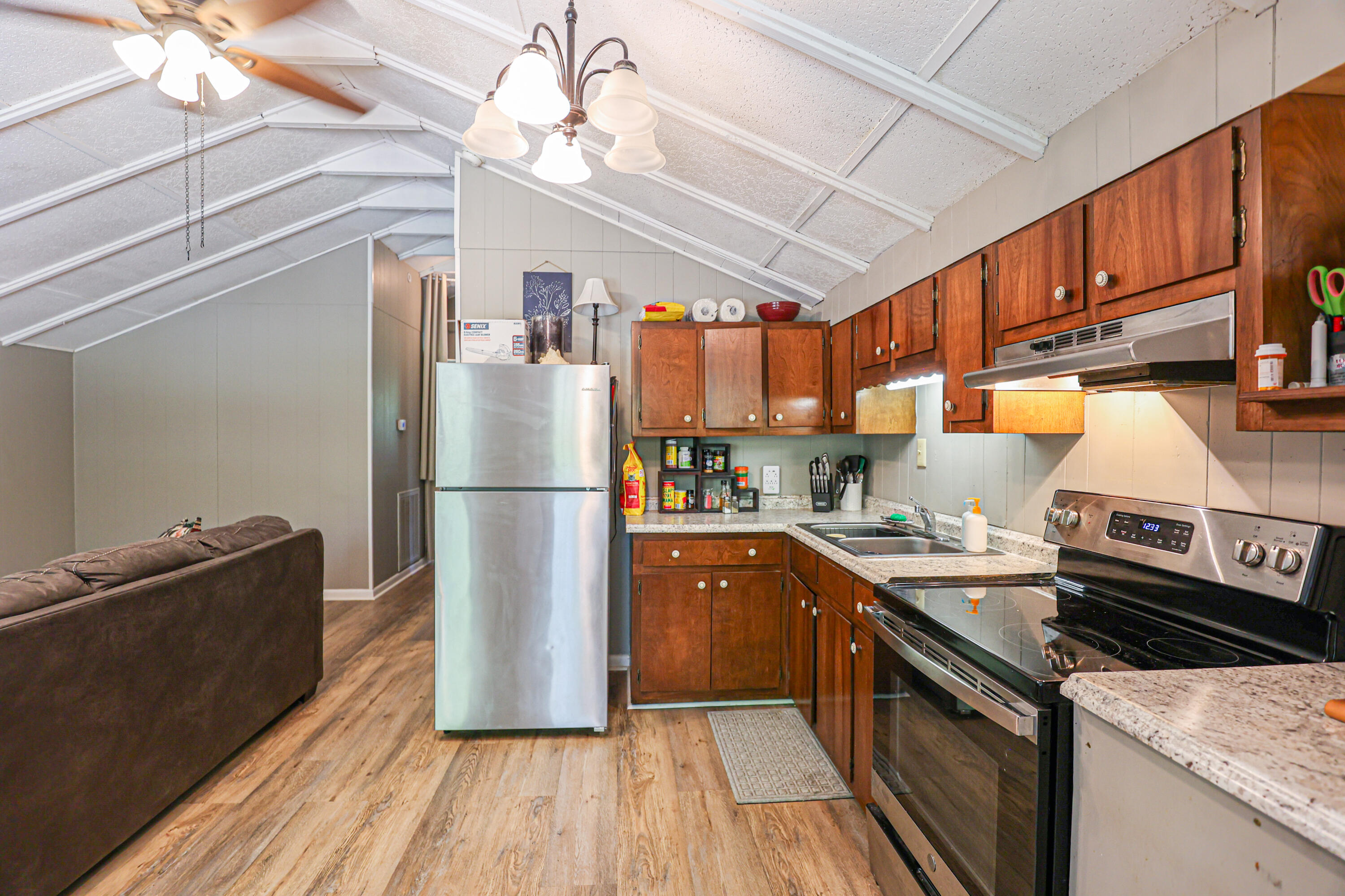 290 Cross Spann Road Murray, KY 42071 - Photo 22 of 27 Kitchen