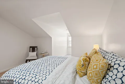 $614,900 | 11575 Cavalier Landing Court, Unit 403, Fairfax, VA 22030