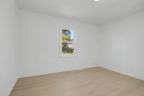 $284,500 | 131 Lakeside Drive, Columbia, TN 38401