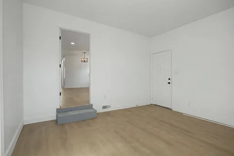 $284,500 | 131 Lakeside Drive, Columbia, TN 38401