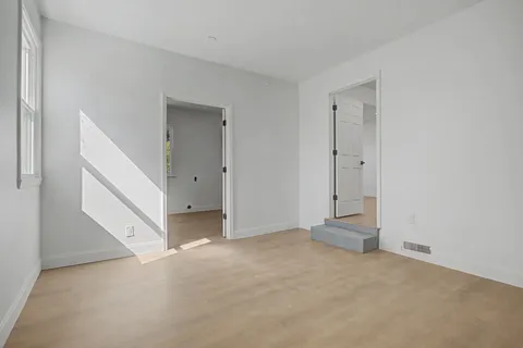 $284,500 | 131 Lakeside Drive, Columbia, TN 38401