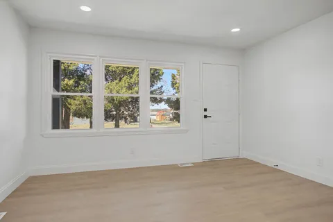 $284,500 | 131 Lakeside Drive, Columbia, TN 38401