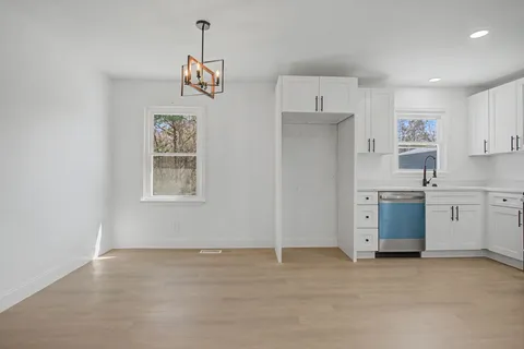 $284,500 | 131 Lakeside Drive, Columbia, TN 38401