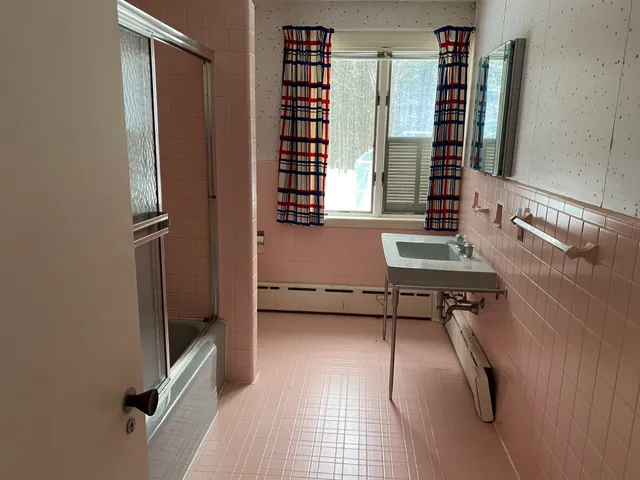 $1,100,000 | 19 Bartlett Avenue, Nashua, NH 03064