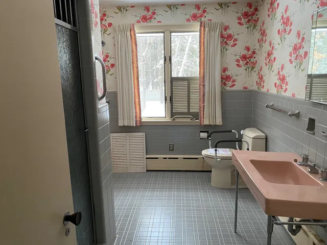 $1,100,000 | 19 Bartlett Avenue, Nashua, NH 03064