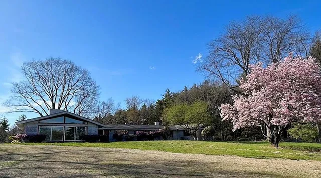 $1,100,000 | 19 Bartlett Avenue, Nashua, NH 03064