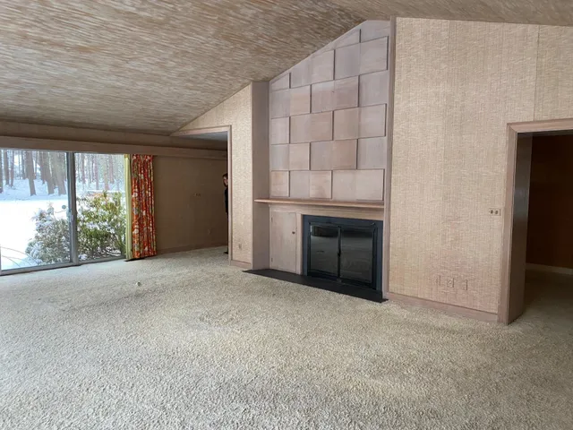 $1,100,000 | 19 Bartlett Avenue, Nashua, NH 03064