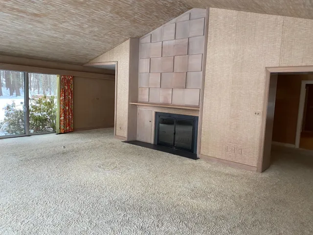 $1,100,000 | 19 Bartlett Avenue, Nashua, NH 03064