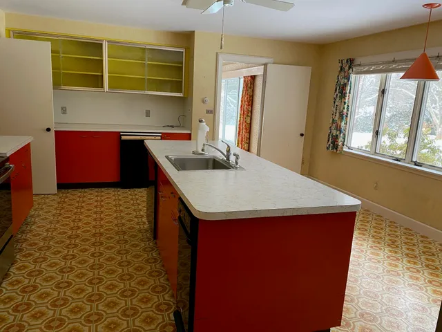 $1,100,000 | 19 Bartlett Avenue, Nashua, NH 03064