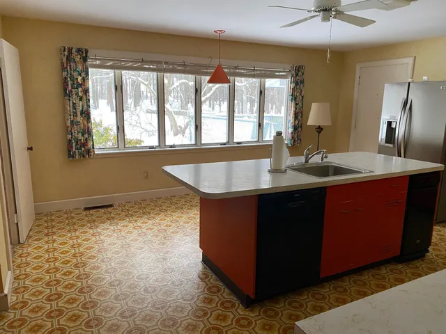 $1,100,000 | 19 Bartlett Avenue, Nashua, NH 03064