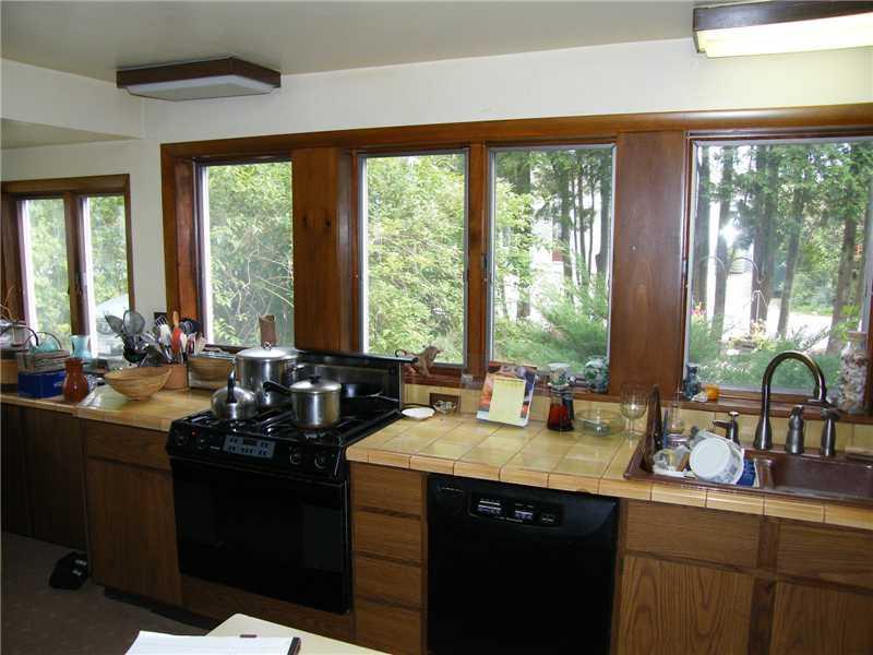 13 West Side Road South Bristol, ME 04568 - Photo 4 of 13 Kitchen. Bright kitchen with...