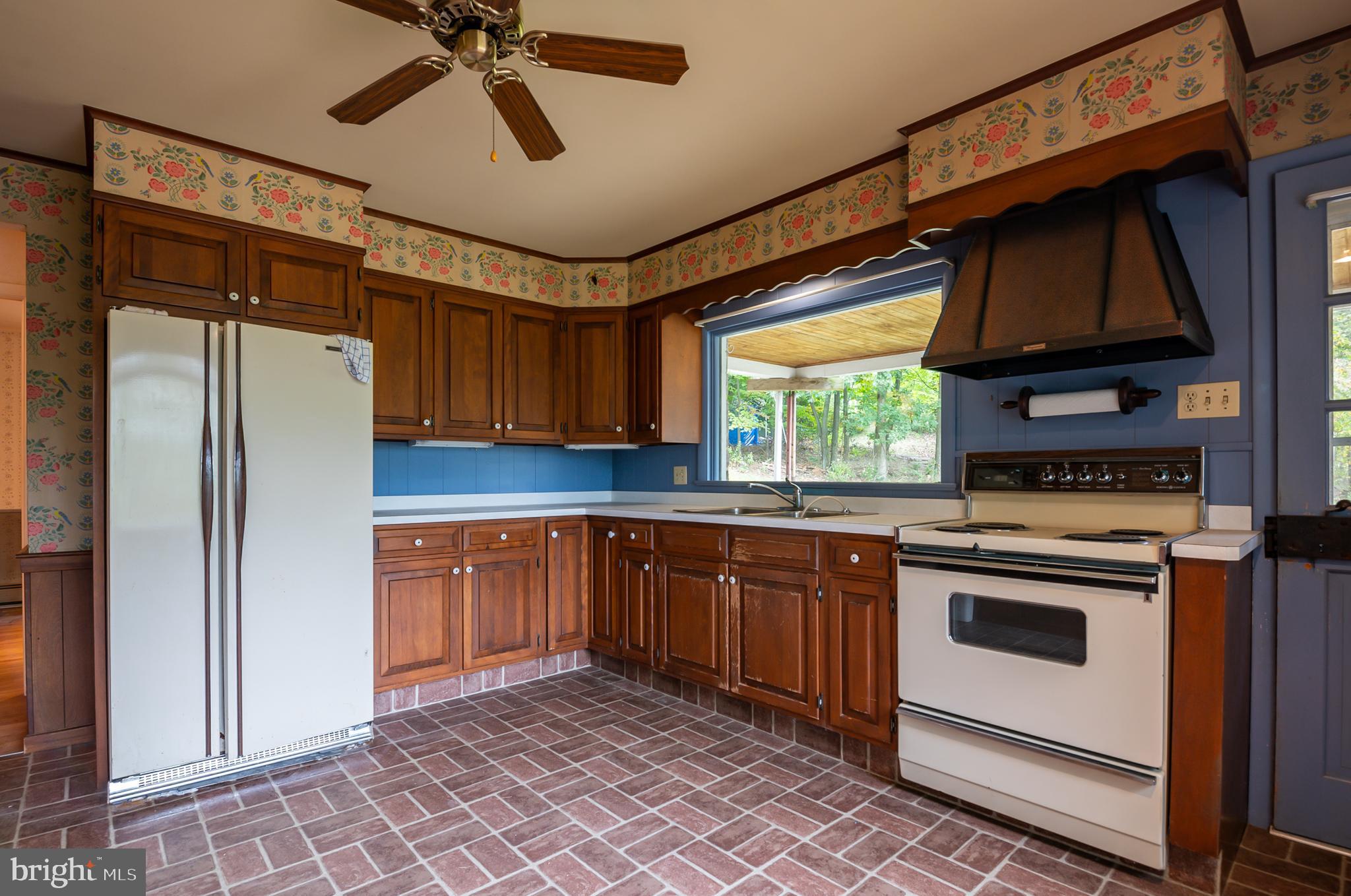 2306 Herb Road Temple, PA 19560 - Photo 7 of 27 Gallery Image 7
