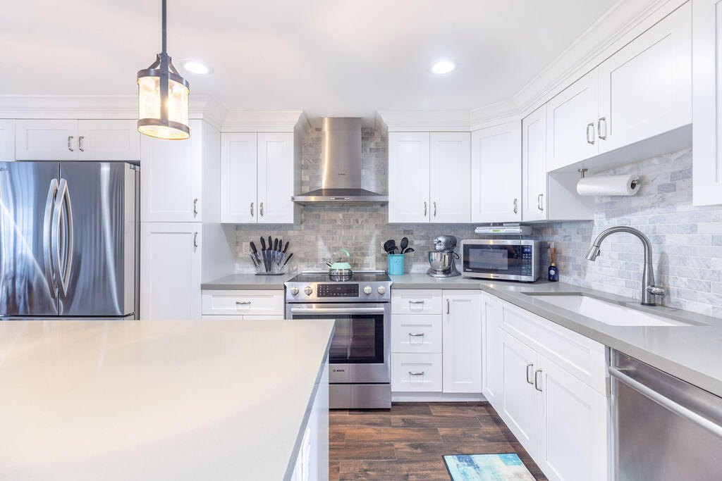 1038 Jeffery Street Boca Raton, FL 33487 - Photo 11 of 47 545A5166-HDR