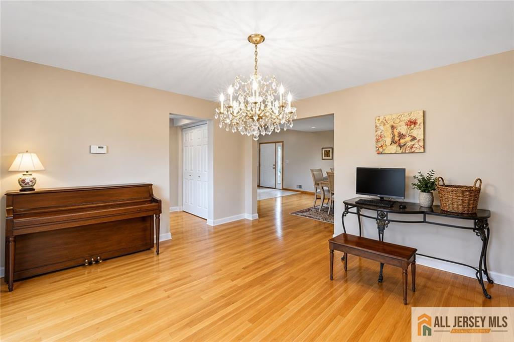 121 West Hill Road Colonia, NJ 07067 - Photo 7 of 41