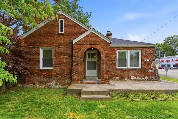 $150,000 | 228 South Clark Boulevard, Clarksville, IN 47129