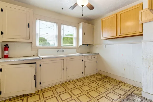 $150,000 | 228 South Clark Boulevard, Clarksville, IN 47129