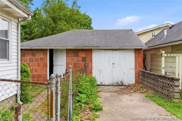 $150,000 | 228 South Clark Boulevard, Clarksville, IN 47129