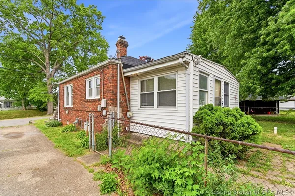 $150,000 | 228 South Clark Boulevard, Clarksville, IN 47129