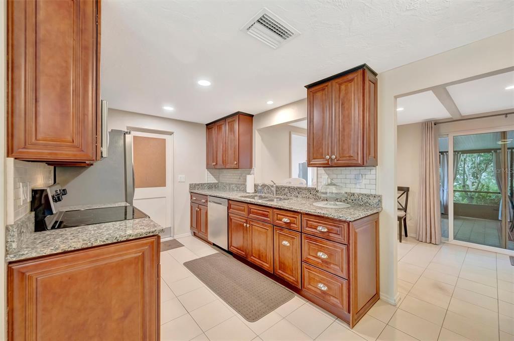 4478 Coco Ridge Circle Sarasota, FL 34233 - Photo 15 of 85 Gallery Image 15