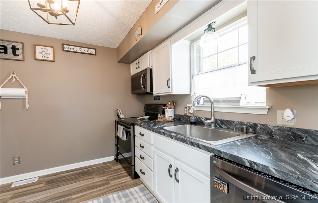 514 Park Ridge Drive Georgetown, IN 47122 - Photo 12 of 37