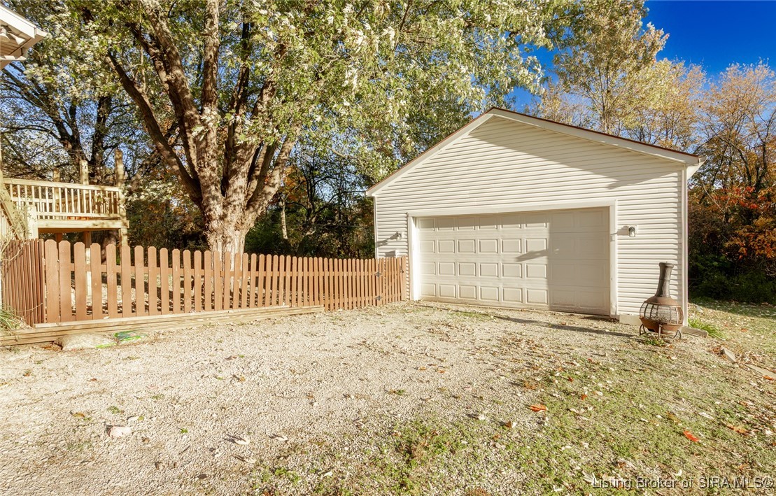 514 Park Ridge Drive Georgetown, IN 47122 - Photo 4 of 37