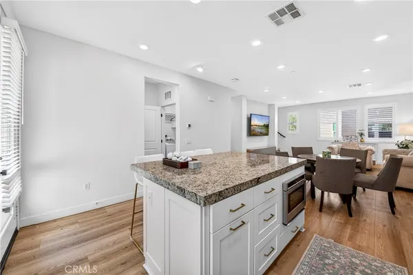 $1,088,000 | 381 Bellver, Lake Forest, CA 92630