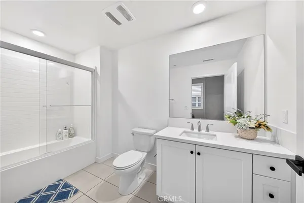 $1,088,000 | 381 Bellver, Lake Forest, CA 92630