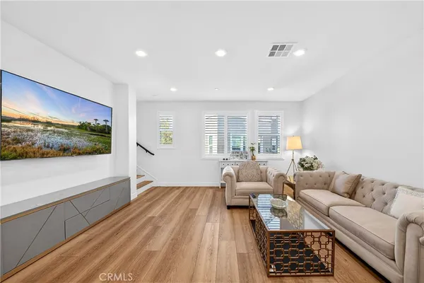 $1,088,000 | 381 Bellver, Lake Forest, CA 92630