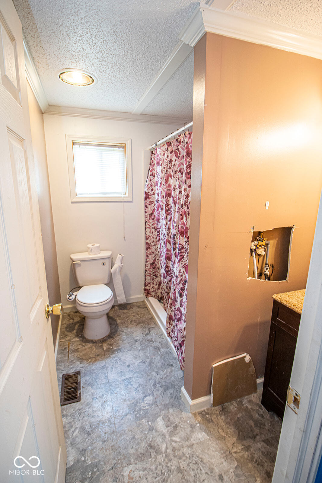 825 Rockshire Court Gas City, IN 46933 - Photo 23 of 41