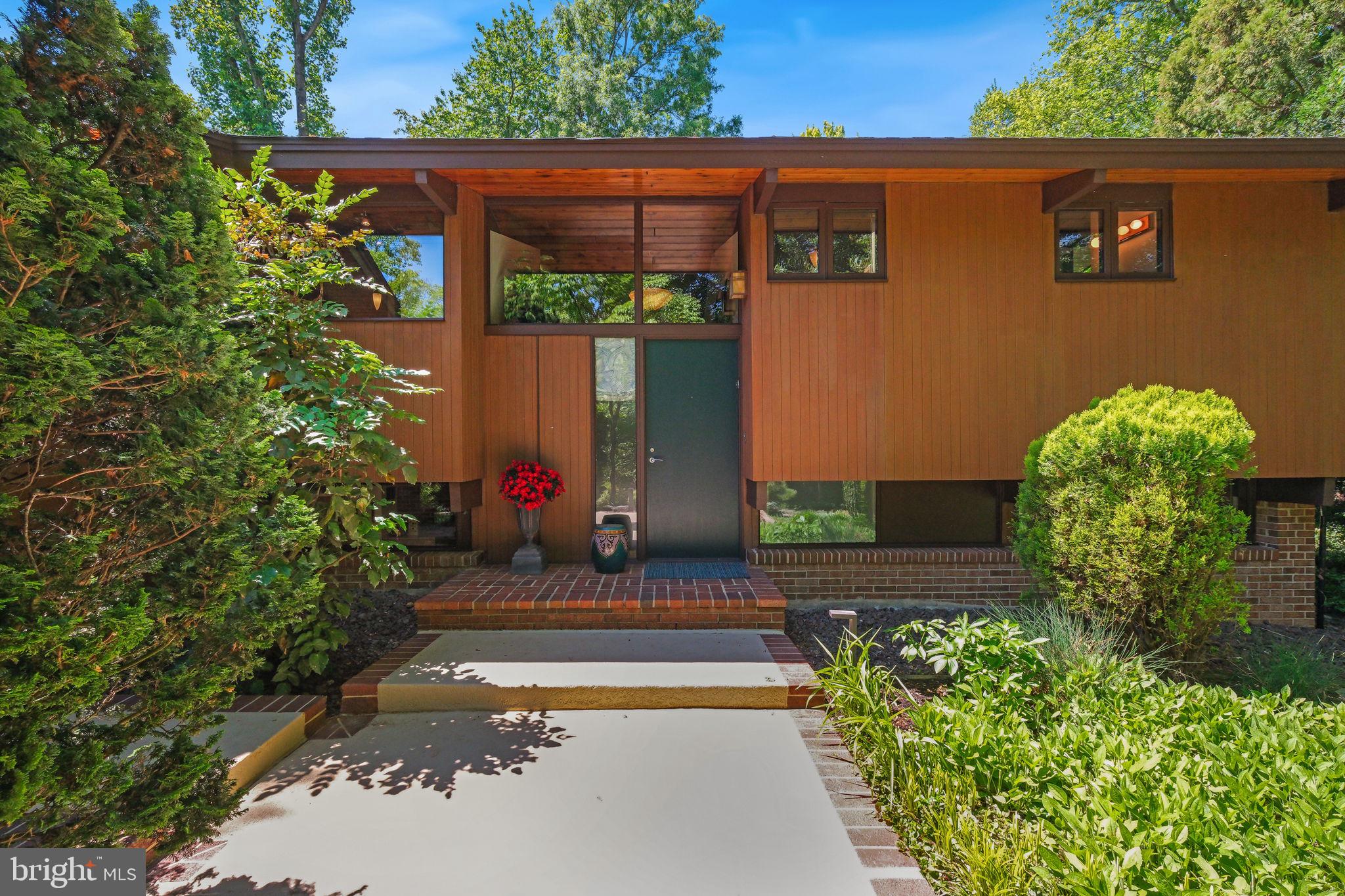 7908 Fenway Road Bethesda, MD 20817 - Photo 5 of 43 Entry