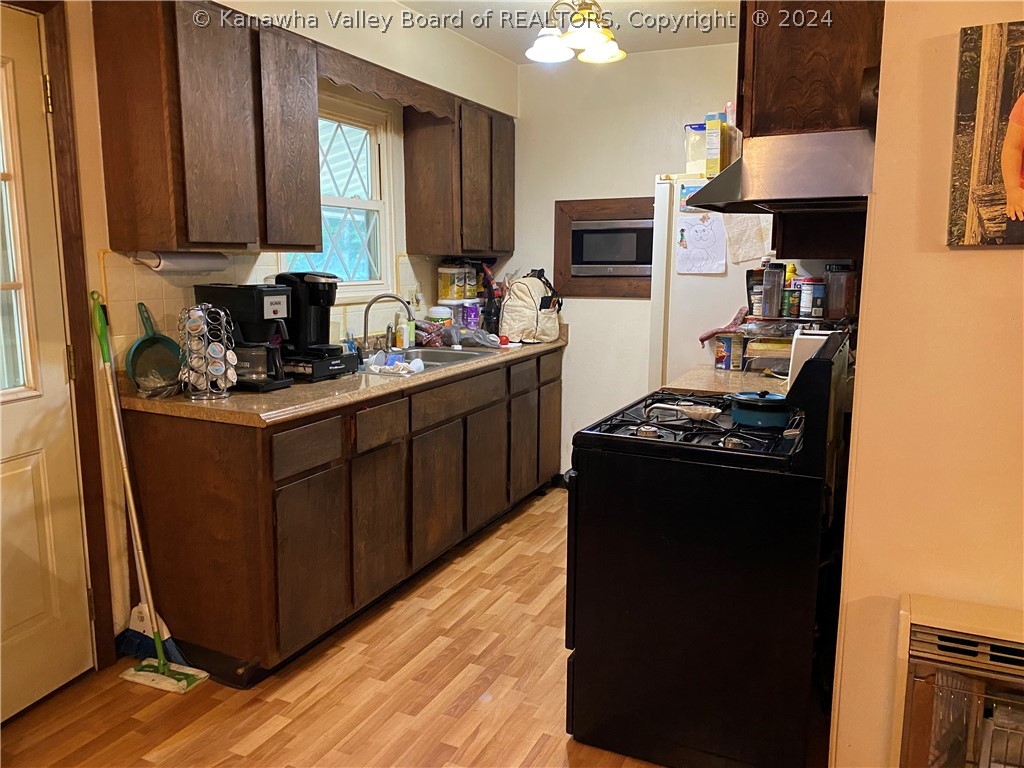 1279 Grace Road Reedy, WV 25270 - Photo 15 of 43 Kitchen
