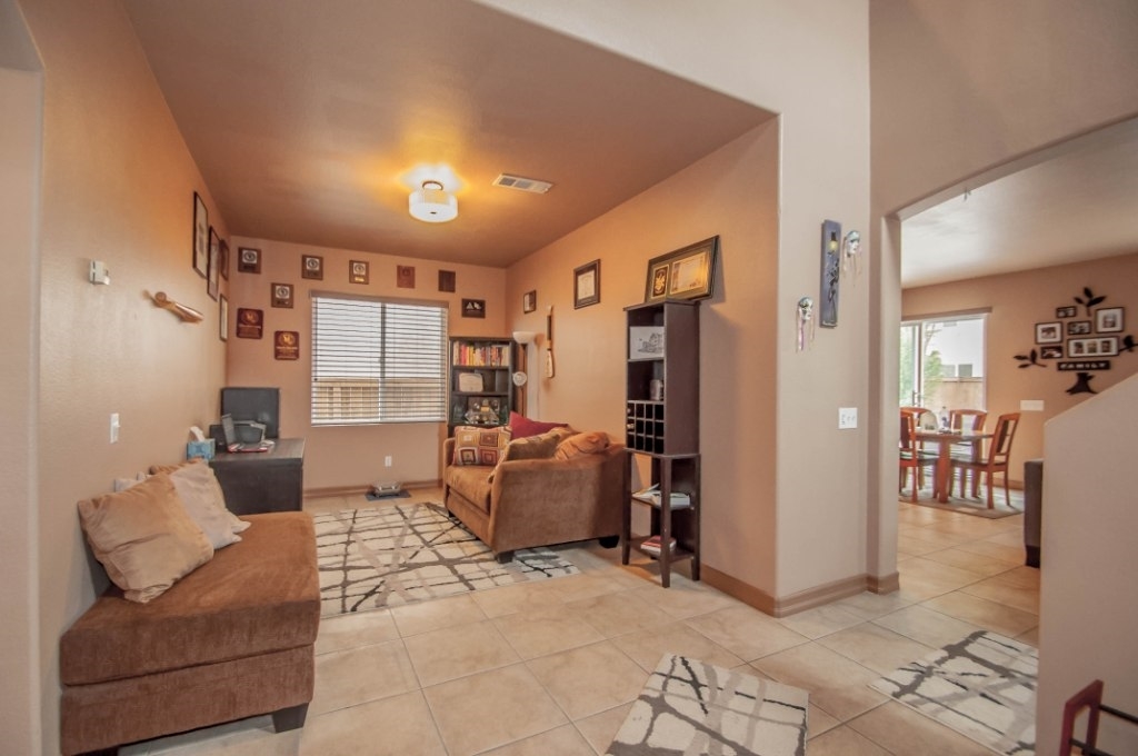 1695 Sierra Verde Road Chula Vista, CA 91913 - Photo 3 of 25 Gallery Image 3
