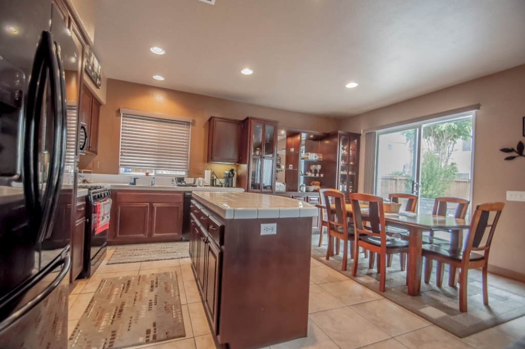 1695 Sierra Verde Road Chula Vista, CA 91913 - Photo 4 of 25 Gallery Image 4