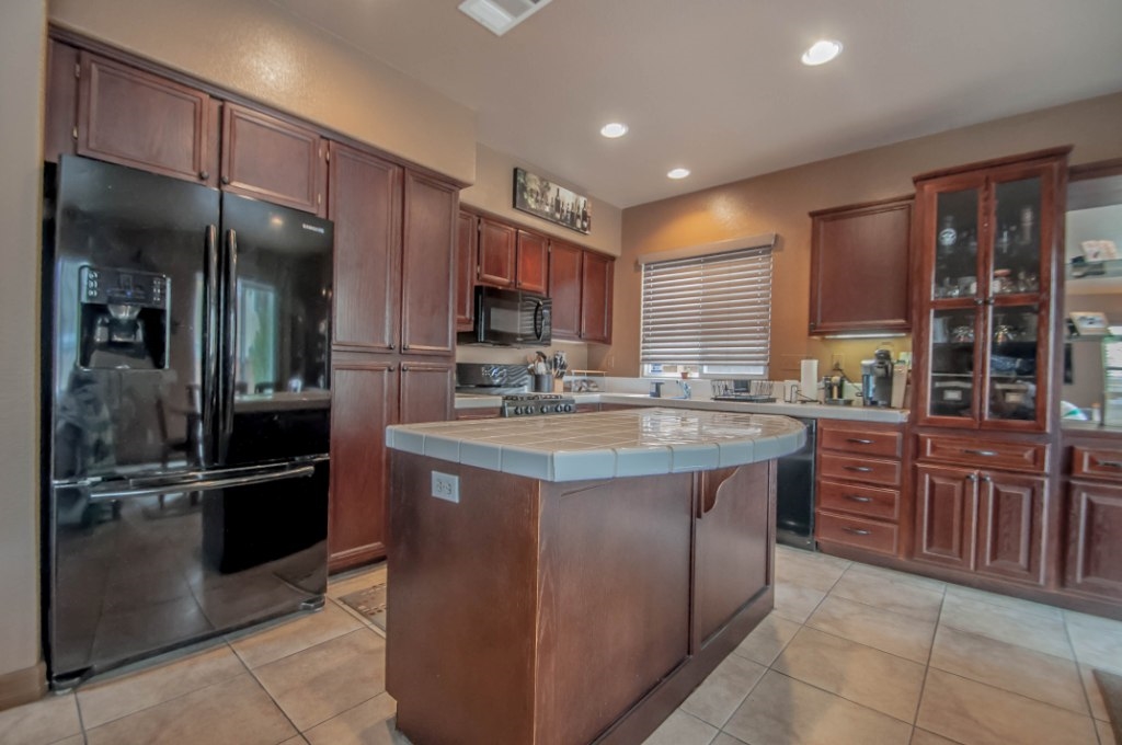 1695 Sierra Verde Road Chula Vista, CA 91913 - Photo 5 of 25 Gallery Image 5